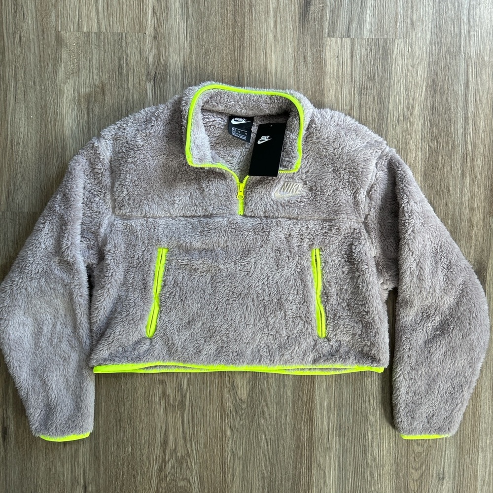Nike pullover sweatshirt